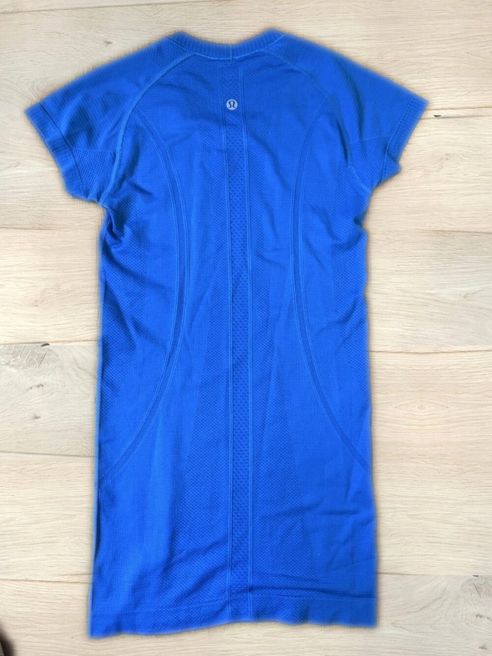 Lululemon Swiftly Tech Short Sleeve Bright Blue Size 2 Stated